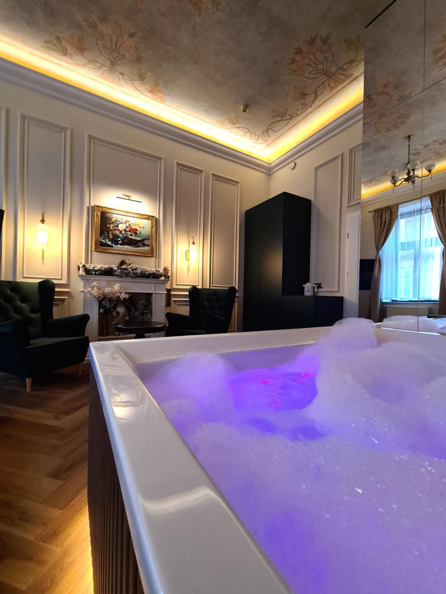 Art Jacuzzi Koletek Apartment Krakow Exterior photo